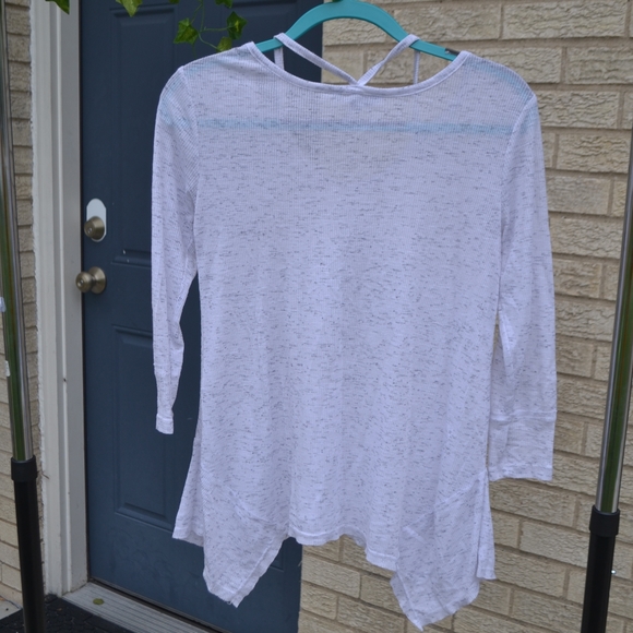 White Long Sleeve Yoga Top - Picture 4 of 4